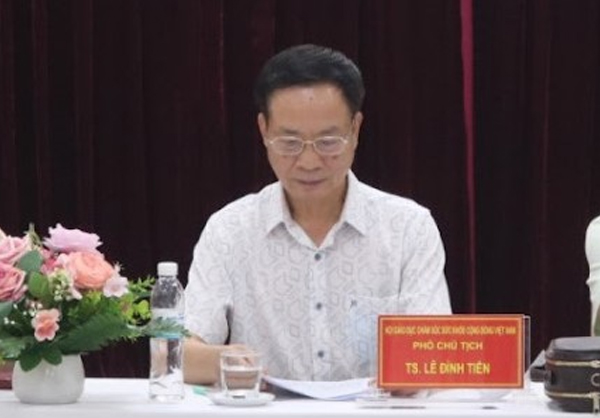 Ts. Lê Đình Tiến
